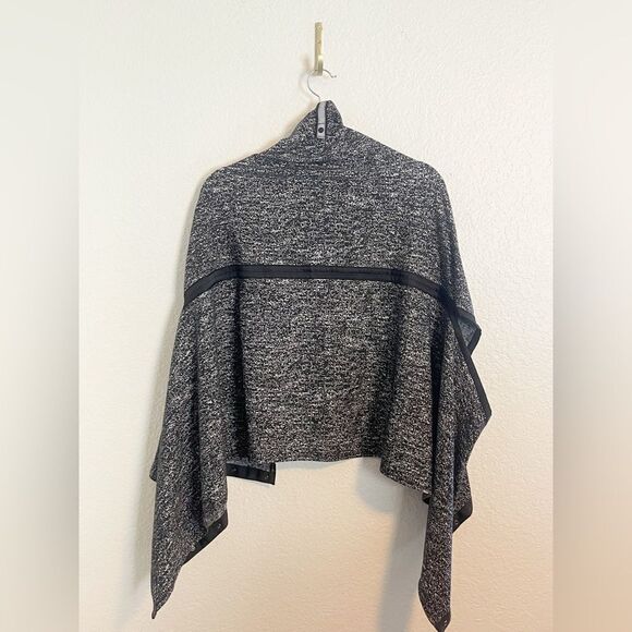 Lululemon Vinyasa Wrap Scarf Jacquard Black Arm Holes Convertible Rulu Fabric - Picture 8 of 12